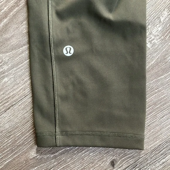 Lululemon Athletica - Picture 8 of 11